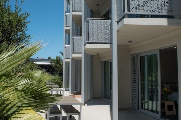 Navigate Seaside Hotel (Westshore)